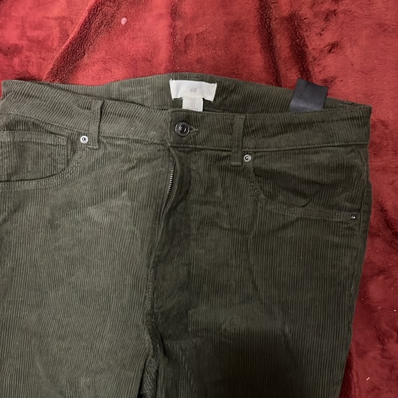 Cute jeans (they’re wrinkly because they were hidden in the depths of my closet) - Picture 4 of 4